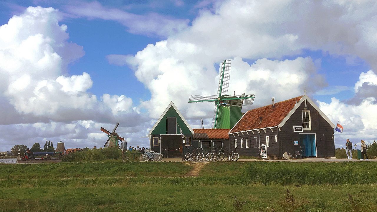 https://www.english-recipe.happy-clovers.com/wp-content/uploads/2020/09/HollandWindmillsMV1280.jpg